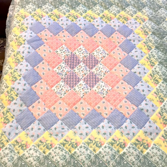 Handcrafted Round Table Cloth - Picture 2 of 9